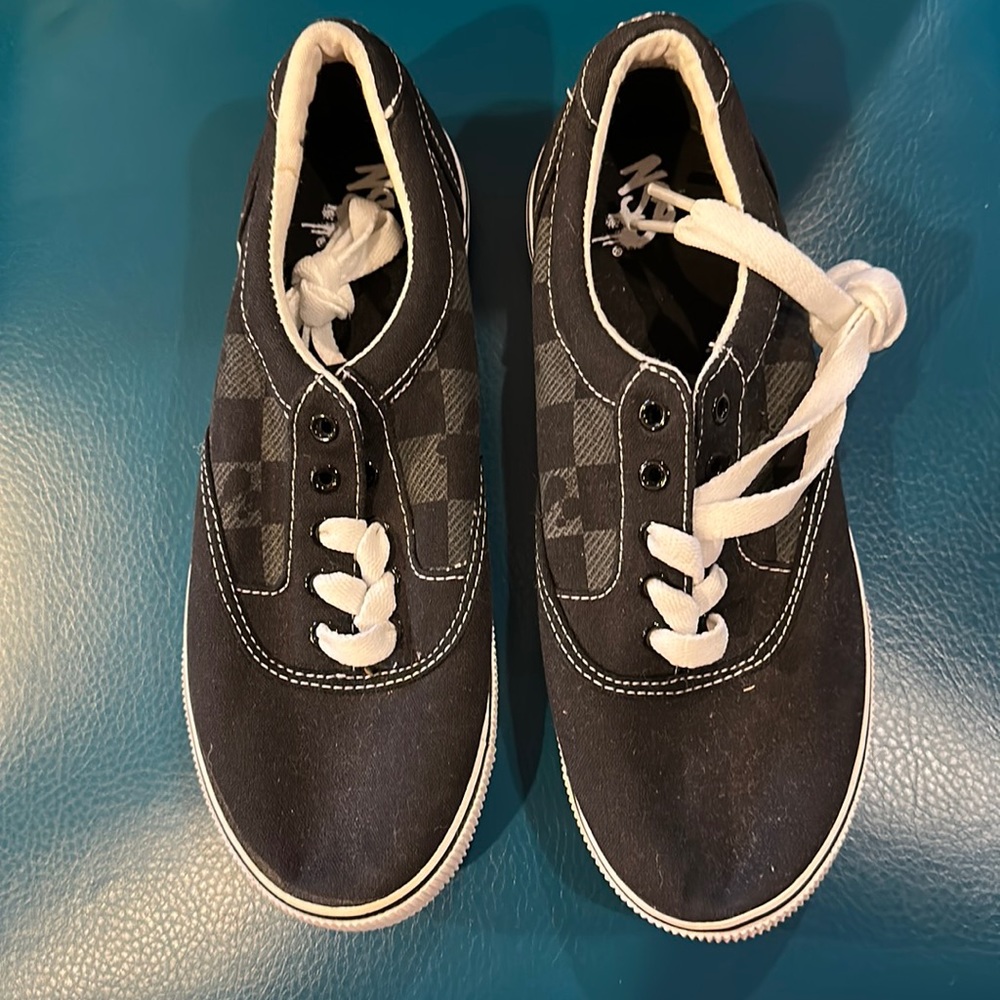 NWOT NSS Lace Up Canvas Sneakers